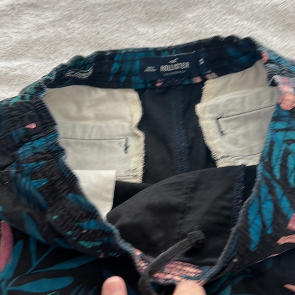 Mens Hollister “Hawaiian Jogger Shorts, mens size S - Picture 10 of 11